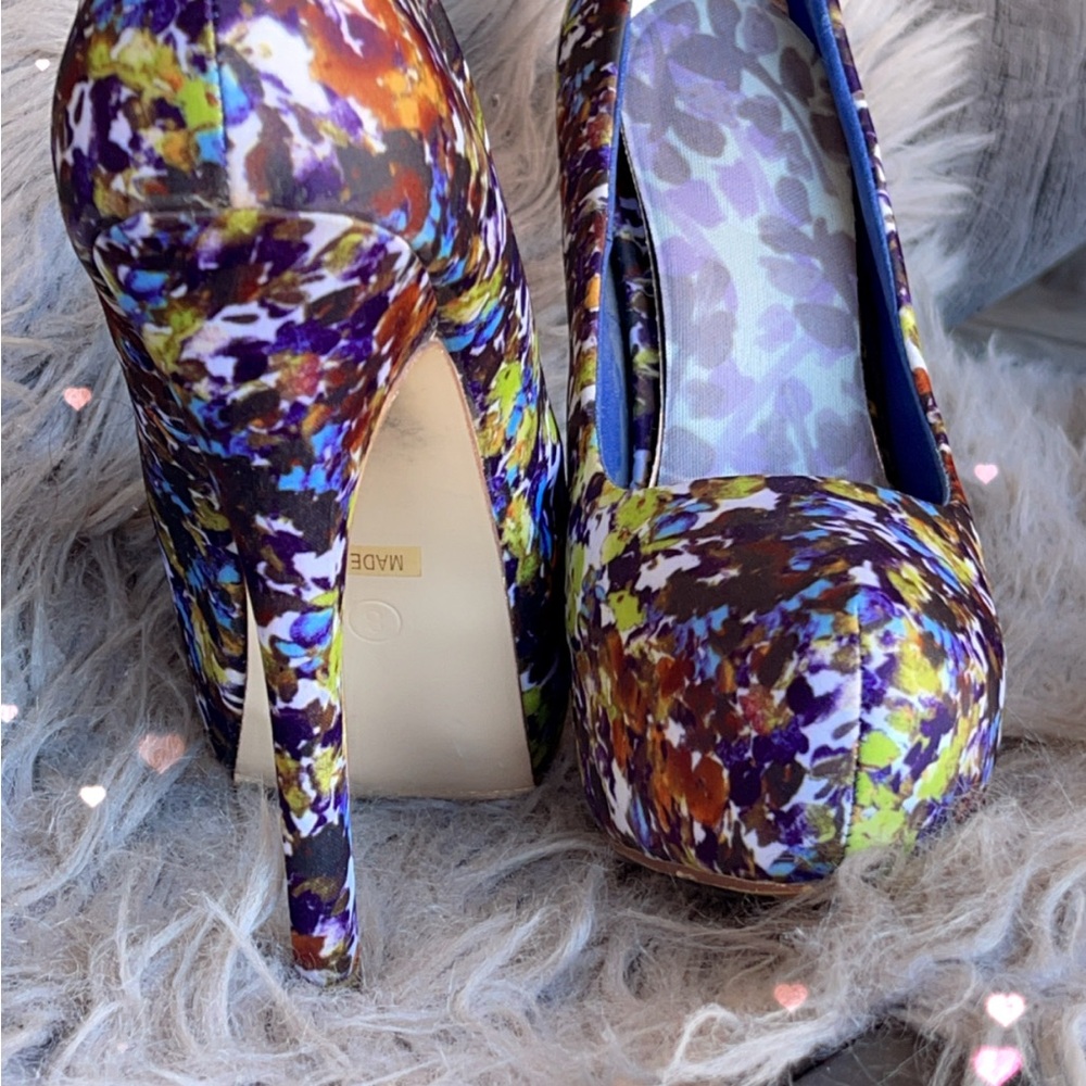 Elegant Multicolor Floral Platform Heels